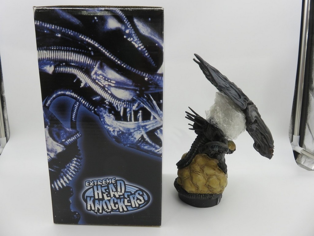 Aliens Queen Alien Extreme Headknockers - NECA | Proxibid
