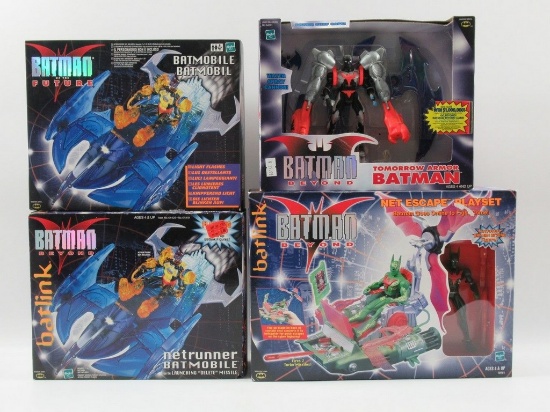Batman Beyond / Batman of the Future Vehicle and Playset Lot of (4)