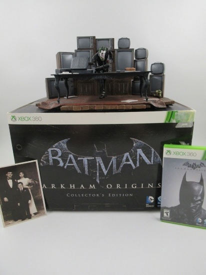 Batman: Arkham Originals 2013 Statue & Xbox 360 Game Bundle Set