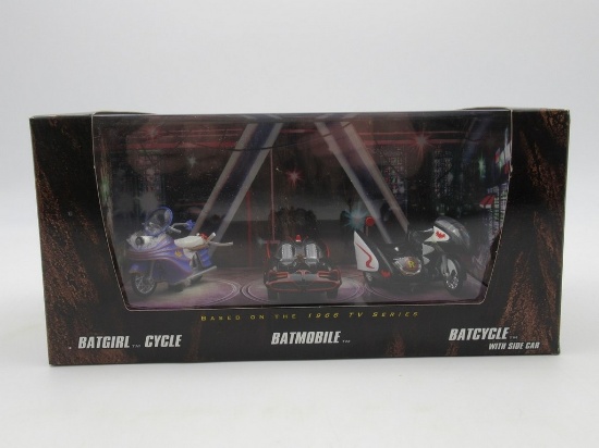 Batman Batgirl Cycle/Batmobile/Batcycle SDCC Exclusive 1:50 Hot Wheels Die-Cast Vehicles