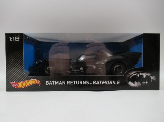 Batman Returns 1:18 Scale Hot Wheels Die-Cast Batmobile 2015
