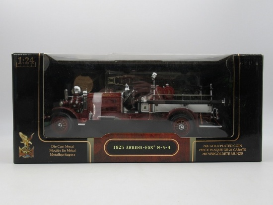 1925 Ahrens-Fox N-S-4 1:24 Scale Fire Truck/Road Signature