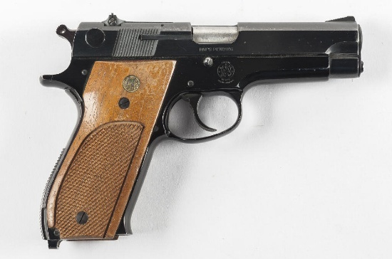 Smith & Wesson Model 39-2 Cal. 9 mm Pistol