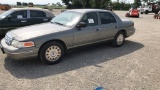 2004 Ford Crown Victoria Sedan,