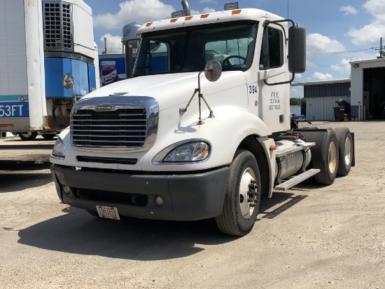 2005 Freightliner Columbia Truck Tractor,