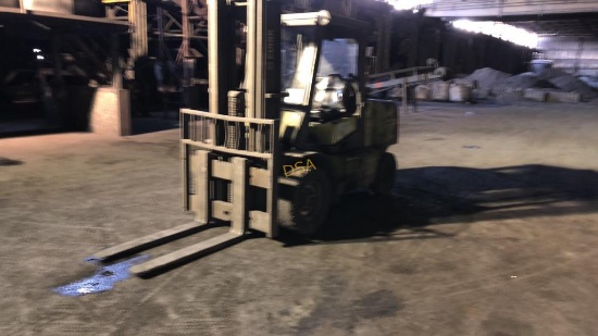 Clark Genesis Series 16,743lbs Forklift, Diesel,