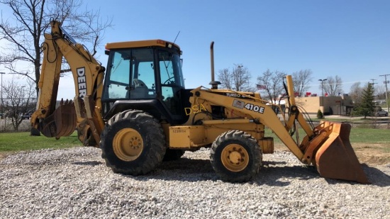 2000 Deere 410E Loader Backhoe,