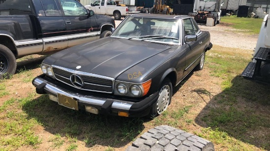 1986 Mercedes Benz 560 SL,