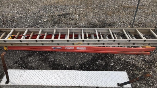 Aluminum Extension Ladder, 10’ Fiberglass