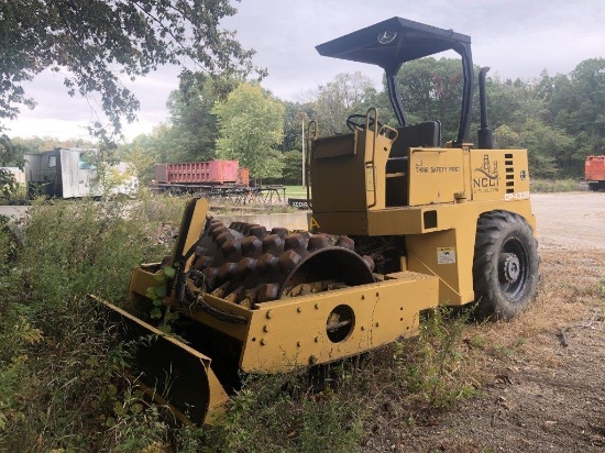 1988 CAT CP433B Sheepsfoot Compactor,