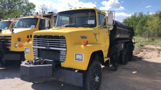 1990 Ford 8000 Asphalt Distributor Truck