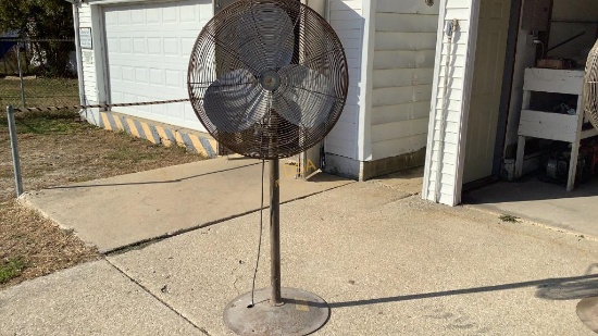 LG 30" Pedestal Fan