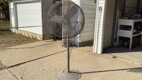 30" Pedestal Fan