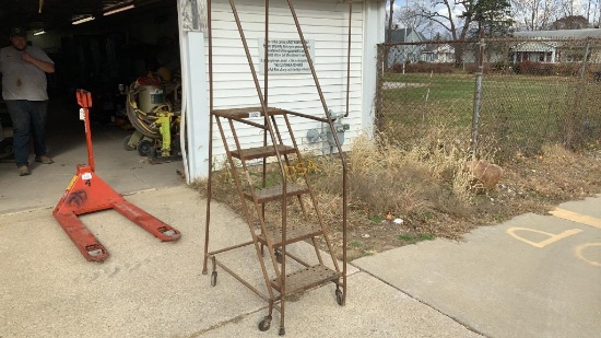 Roll Around Shop Steps,