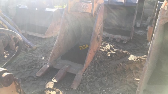 30" CP Bucket, Fits a Case CX330 Excavator