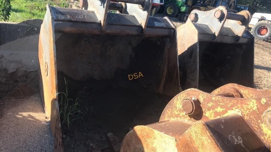 70" CF Bucket, Fits a John Deere 470G Excavator