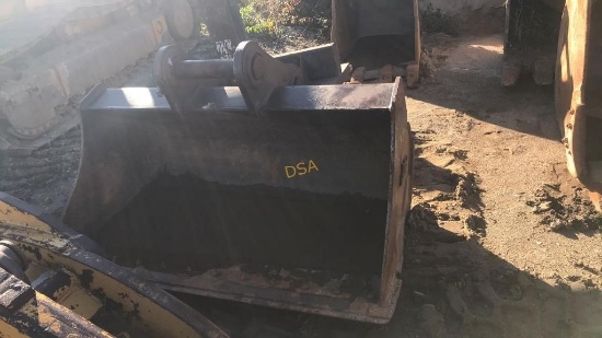 70" TAG Bucket, Fits a Komatsu PC300LC Excavator