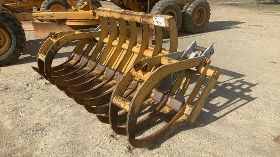 DE Hydraulic Log Grapple, Quick Attach, Fits Michigan Loader