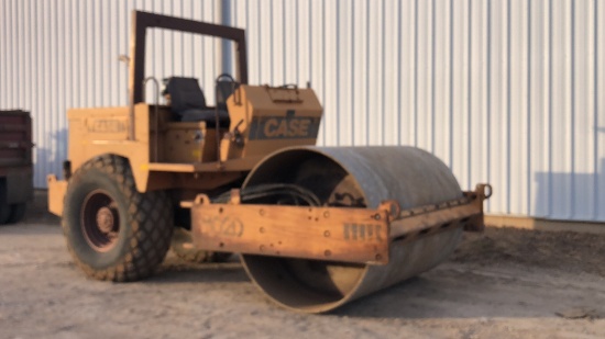 Case 1102D Smooth Roller,