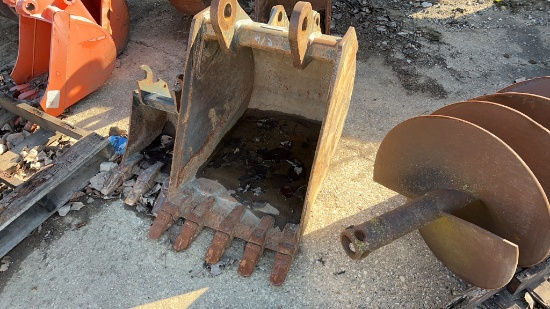 24" Backhoe Bucket for Case,
