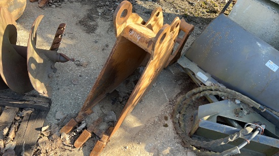 2016 Aim 12" Backhoe Bucket,