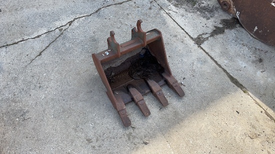 18" Backhoe Bucket