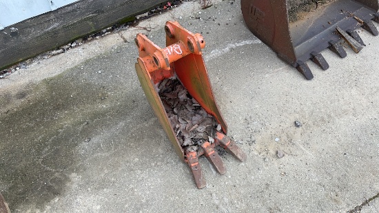 12" Backhoe Bucket