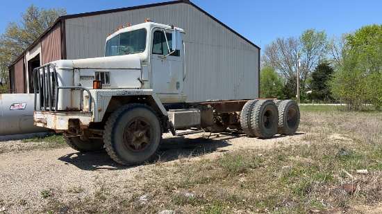 1997 International Paystar 5000 Cab and Chassis,