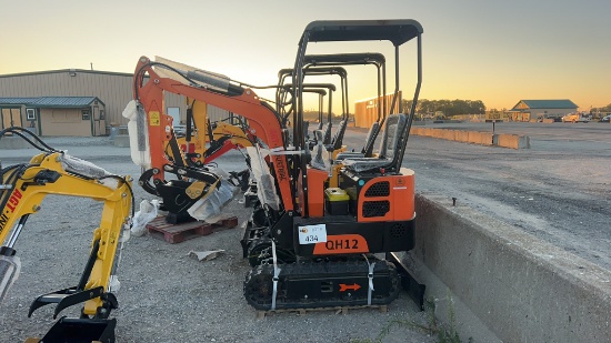 AGROTK QH12 Mini Excavator,