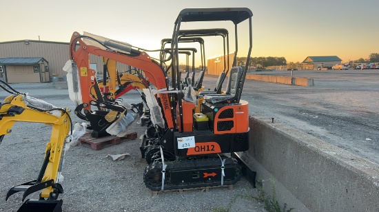 AGROTK QH12 Mini Excavator,