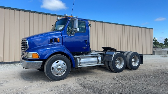 2004 Sterling LT9500 Day Cab Truck Tractor,