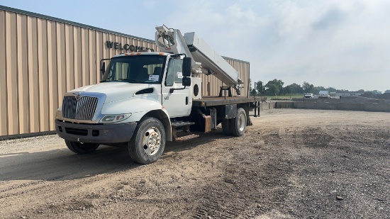 2004 International 4200 Boom Truck,