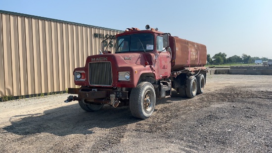 1987 Mack DM685S Water Truck,