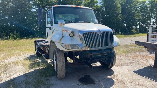 2006 International 4300 Cab and Chassis,