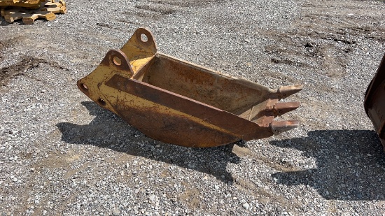 12" Backhoe Bucket Fits a 420 Cat