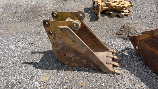 18" Backhoe Bucket Fits a 420 Cat
