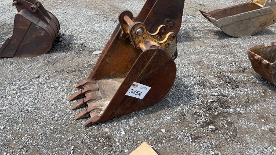 24" Backhoe Bucket