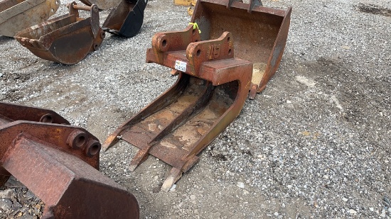 24" Backhoe Bucket with Teeth
