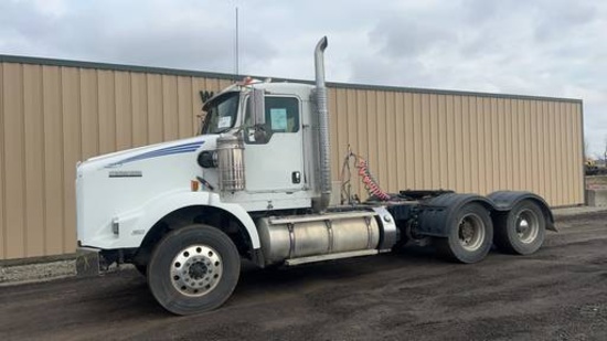 2012 Kenworth T800 Day Cab Truck Tractor,
