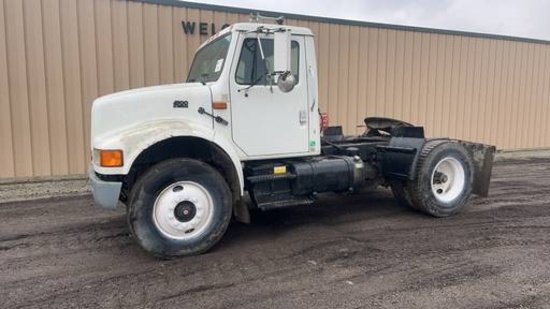 1995 International 4900 Truck Tractor,