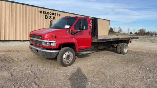 2004 GMC C5500 Flatbed Truck,