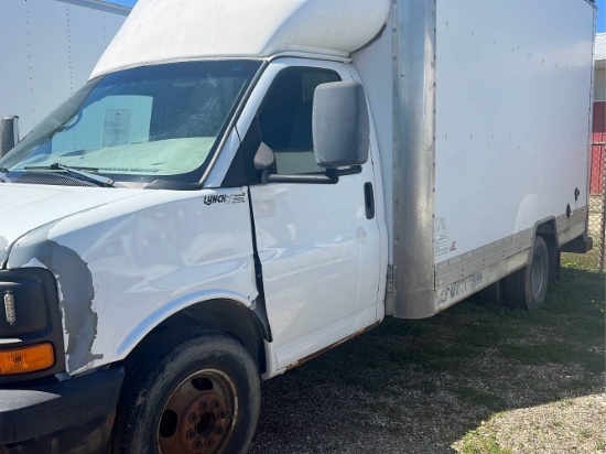 2009 GMC Savana Cargo Van