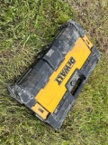 Dewalt Dw28 Portable Radio
