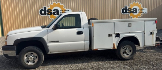 2007 Chevrolet Silverado 2500HD Utility Truck