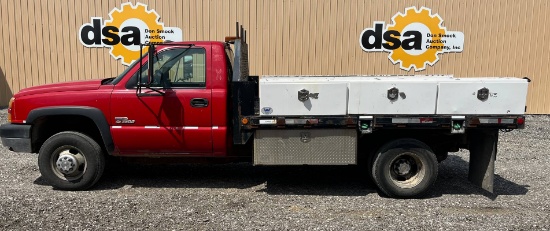 2007 Chevrolet Silverado 3500 Flatbed Truck