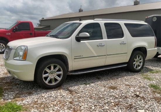 2014 GMC 2500 Yukon Denali SUV