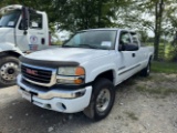2004 GMC Sierra 2500 Pickup Truck