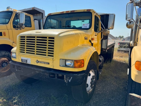 2002 International  4900  Flatbed Truck
