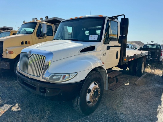 2004 International  4200 SBA  Flatbed Truck