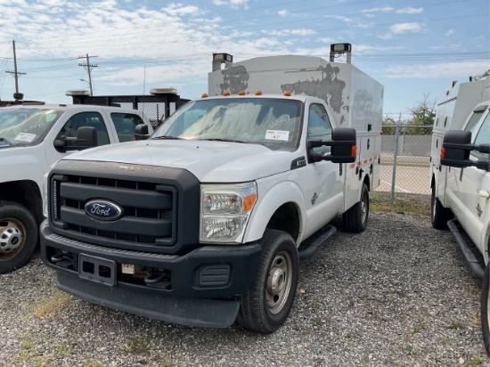 2015 Ford F-350 XL Super Duty Utility Truck